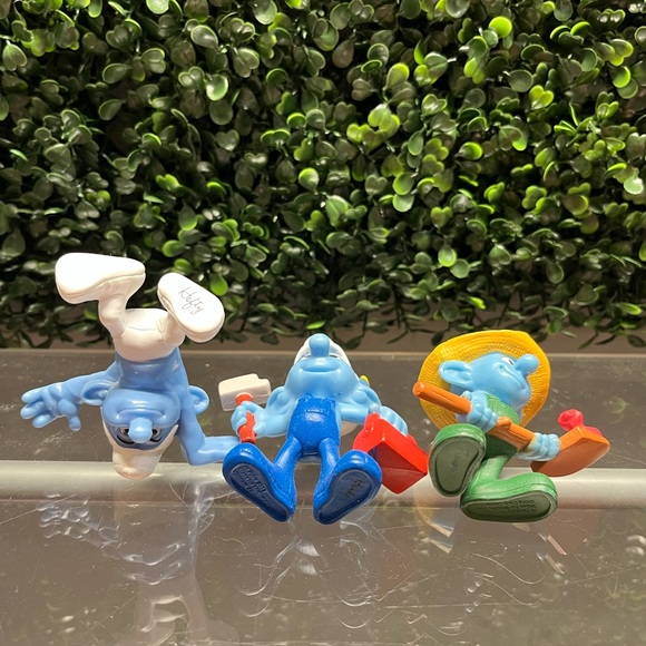 McDonald's Smurf’s Blue and Green Smurfs Action Figures - Picture 2 of 3